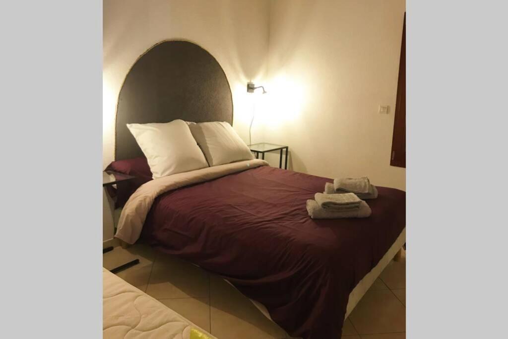 Maison Entiere Au Pied Du Plateau Du Retord 2 Chambres Sdb - Vouvray Ochiaz 외부 사진