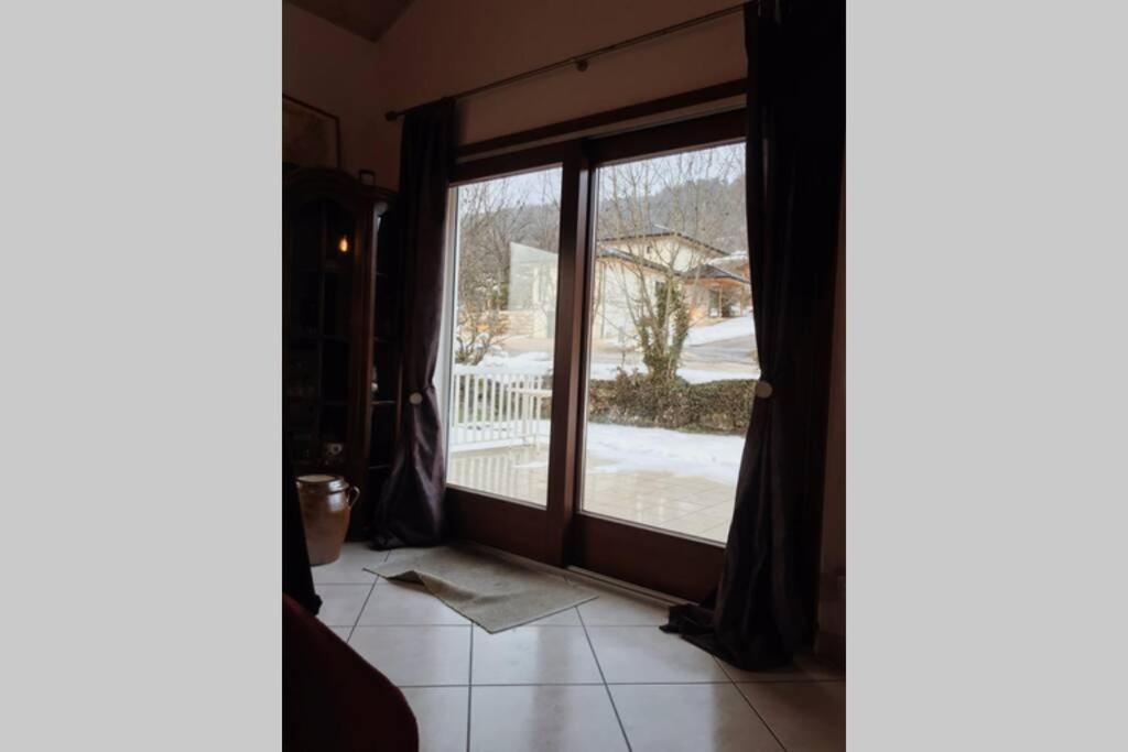 Maison Entiere Au Pied Du Plateau Du Retord 2 Chambres Sdb - Vouvray Ochiaz 외부 사진