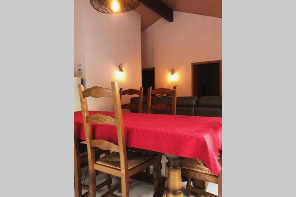Maison Entiere Au Pied Du Plateau Du Retord 2 Chambres Sdb - Vouvray Ochiaz 외부 사진